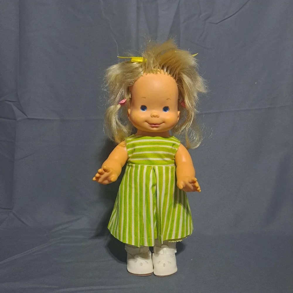 VTG 1978 Whoopsie Doll Green Striped Dress White Shoes Blonde Hair‎ Girl